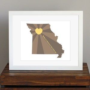Impression d'art Missouri - State of Love - Citation de la maison où que je sois avec vous - cadeau personnalisé, décoration murale - jaune et marron - 8 x 10