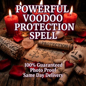 Może przedstawiać: Obraz przedstawiający zaklęcie ochronne voodoo. Scena obejmuje zapalone czerwone świece, lalkę voodoo z sercem, zwój ze słowem "PROTECTION" i tekst "POWERFUL VOODOO PROTECTION SPELL".
