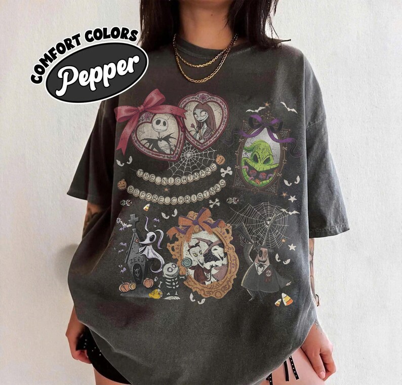 Vintage Comfort Colors Nightmare Before Christmas Coquette-skjorta, Disney Halloween Coquette-tröja med rosett, Oogie Boogie Bash 2026 bild 2