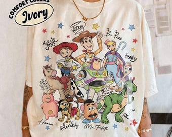 Vintage Toy Story Signatures Comfort Colors Shirt, Retro 1928 Youve Got A Friend In Me Tee, Disneyland WDW Familien-Partnerlook-Urlaubsgeschenk