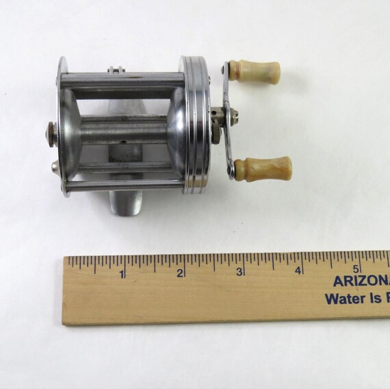 Pflueger Trump Reel No. 1943 Level Wind Vintage 50s Bait Cast Fishing Reel, Made in USA - Etsy Pflueger Trump Reel No. 1943 Level Wind Vintage 50s Bait Cast Fishing Reel, Made in USA - Etsy