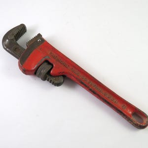 Vintage Rigid Heavy Duty 8&quot; Pipe Wrench Plumbers Tool, Red Handled Old Used Hand Tool