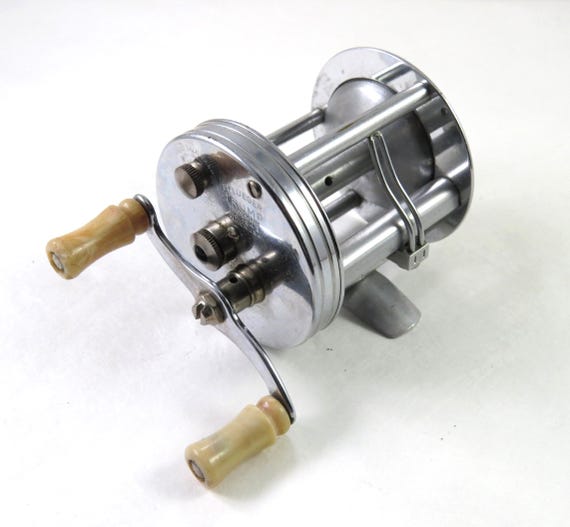 Pflueger Trump Reel No. 1943 Level Wind Vintage 50s Bait Cast Fishing Reel, Made in USA - Etsy Pflueger Trump Reel No. 1943 Level Wind Vintage 50s Bait Cast Fishing Reel, Made in USA - Etsy