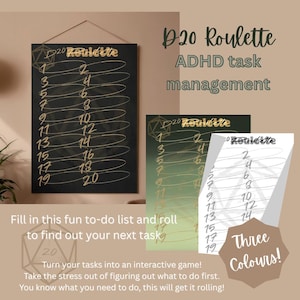 Op de afbeelding: Een zwart D20 Roulette ADHD-taakmanagementbord met gouden letters en een ophangtouwtje. Het bord heeft een lijst met nummers en een ruimte om taken te schrijven. Extra borden in groen en wit worden ook getoond.
