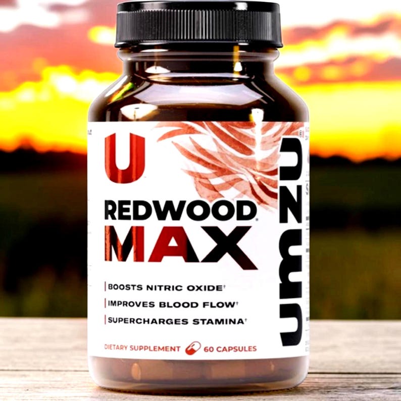 以下が含まれることがあります： 黒いキャップが付いた、Redwood Maxの栄養補助食品の透明なボトル。ラベルには、太字の赤と黒の文字で「REDWOOD MAX」という文字が記載されています。ボトルは、一酸化窒素を増加させ、血流を改善し、スタミナを向上させると主張しています。カプセル60個入り。
