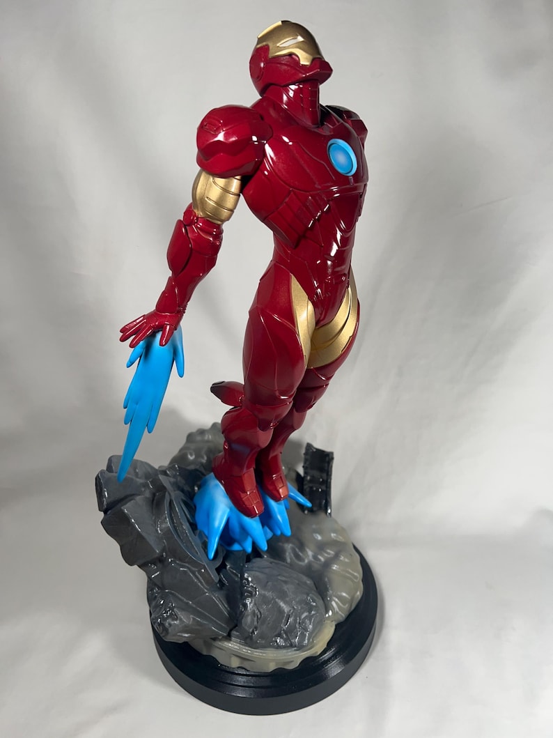 Ultimate Iron Man 1/6 Scale Resin Figure image 1