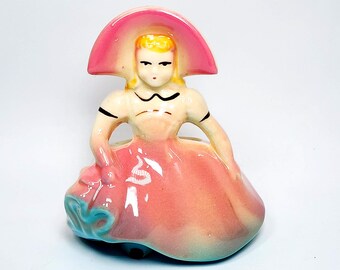 Maceta de cerámica con figura de dama "Southern Belle" rosa de 5"