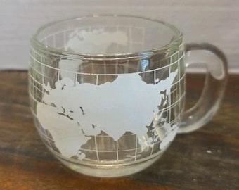 Taza de café vintage de Nestlé Co. de vidrio transparente con mapa del mundo grabado, 7,6 cm (3 pulgadas)