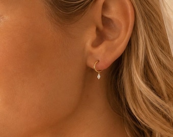 Zarte Kristall-Ohrringe, minimalistische Hängeohrringe, kleine Creolen, Ohrringe in Gold und Silber, Schmuckgeschenk für jeden Tag für Sie