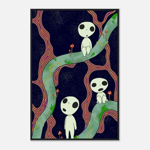 Op de afbeelding: Een ingelijste kunstdruk met drie witte figuren met grote zwarte ogen, tegen een donkerblauwe achtergrond. Ze bevinden zich op een lichtgroene, kronkelende tak met rode paddenstoelen en een netwerk van kleurrijke lijnen.