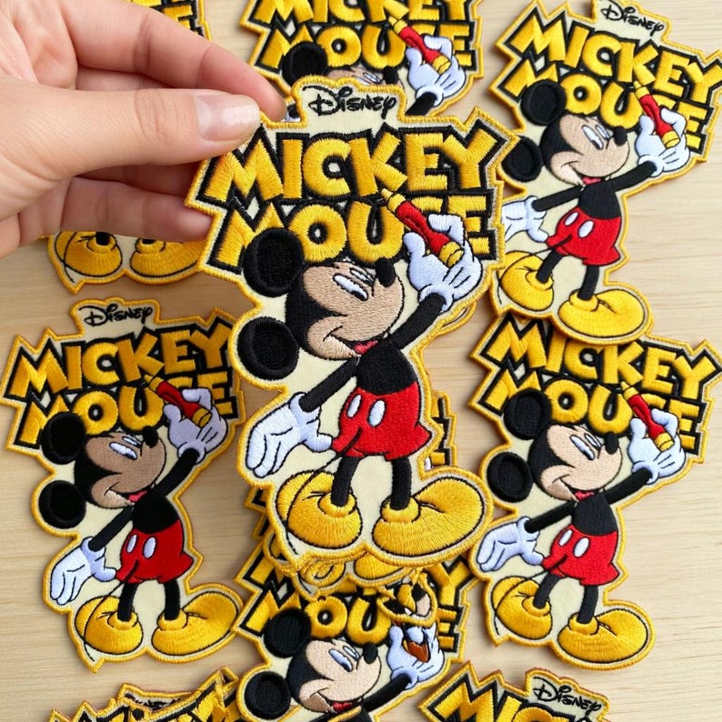 Disney Musse Pigg Broderad Tygmärke, Musse Pigg Stryk-på Tygmärke, Disney Figur Tygmärke, Jacka Ryggsäck Gåva bild 1