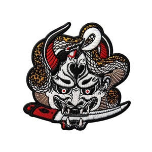 Toppa ricamata con maschera Oni giapponese, serpente, spada da samurai e serpente