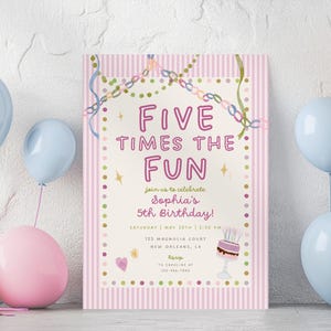 Fem gånger så roligt 5-årsinbjudan, femte födelsedagsinbjudan flicka, pastellrosa nyckfull festinbjudan, redigerbar Canva-mall, PS110