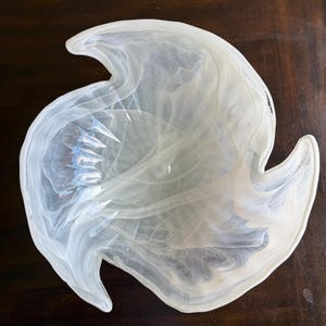 Large Hand Blown Glass White Murano Swirl Pattern Decorative Bowl Made In Italy. 12”