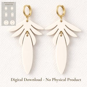 Może przedstawiać: Para kremowych kolczyków ze złotymi obręczami i warstwowym wzorem. Kolczyki mają górę w kształcie liścia palmowego i długi, owalny dół. Obraz zawiera również grafikę dodatkowych złączy. Tekst "Digital Download - No Physical Product" znajduje się na dole.