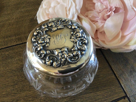 Antique Victorian Sterling Silver Powder Box Vict… - image 1
