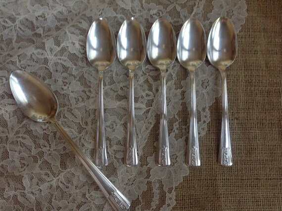 4 Wm Rogers IS Sectional Louisiane Pattern Silverplate Flatware Teaspoons
