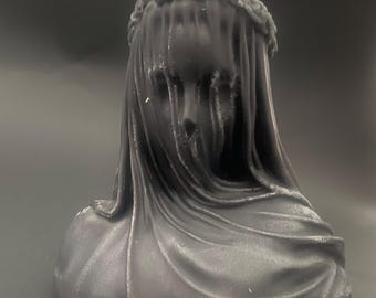 Veiled woman - Beeswax candle