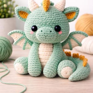Realistic Dragon Crochet Guide , Expert-Level Amigurumi Fantasy Creature ,DIY Mythical Light Blue Dragon Plush Toy ( English & German )