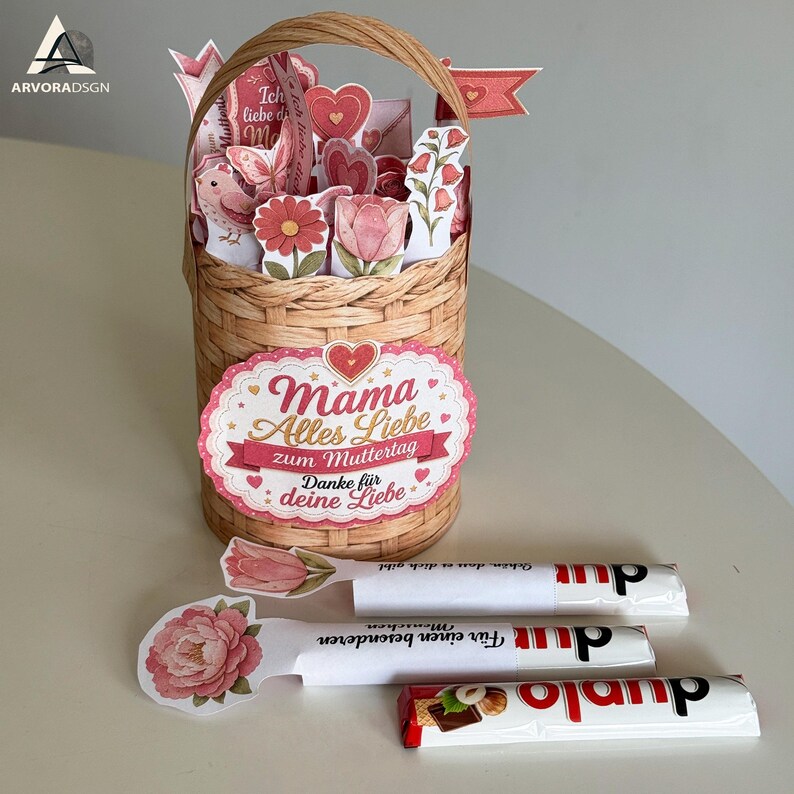 Kreatives Printable Geschenk für Eltern mit Schokolade und Papierdeko