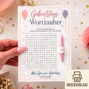 Könnte beinhalten: Eine Geburtstagskarte mit einem Wortsuchrätsel, die rosa und blaue Ballonillustrationen zeigt. Die Karte enthält deutschen Text, ein Wortsuchgitter und eine rosa-weiß gedrehte Kerze. Die Karte hat auch den Text "Alles Gute zum Geburtstag".