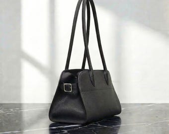 Minimal Pebbled Leather Tote Bag, Structured Designer Style Tote, Shoulder Everyday Bag, Top Handle Tote