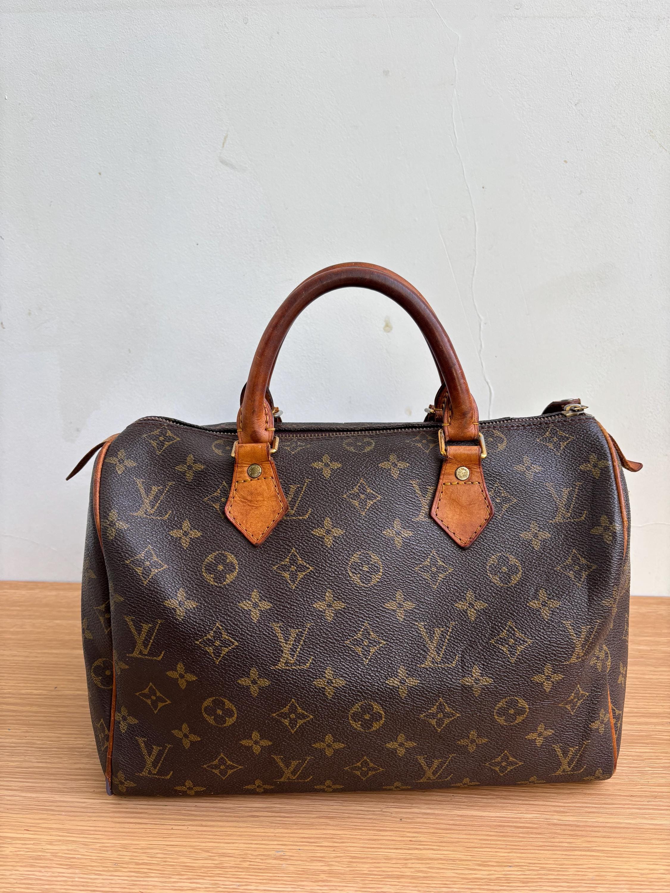 Louis vuitton paint - Etsy 日本