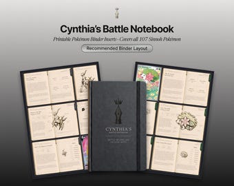 Può includere: Un taccuino nero con l'icona di una corona e una penna stilografica, etichettato Cynthia's Battle Notebook, tra due pagine di raccoglitore aperte che mostrano schede dati Pokémon stampate, illustrazioni e campi per note tattiche.