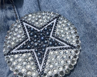Bedazzled Dallas Cowboy pin! Glam your game day outfit!