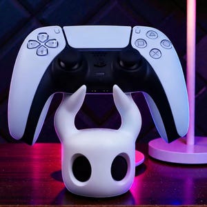Universal Game Controller Stand, PS4 PS5 Switch Holder, Hollow Knight Theme Gaming Accessory, Desktop Controller Display, Gamer Desk Decor