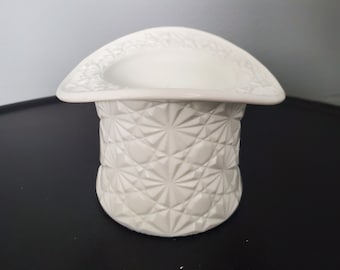 Vintage Milk Glass Fenton Daisy and Button Top Hat