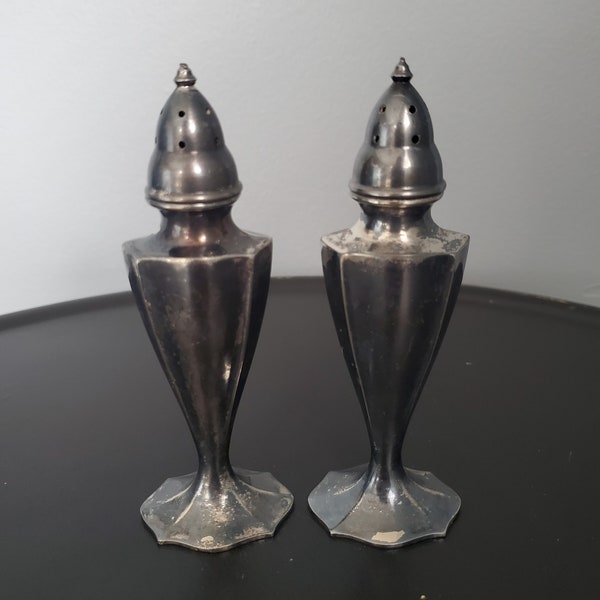 Vintage Quaker Silver Co Salt and Pepper Shakers