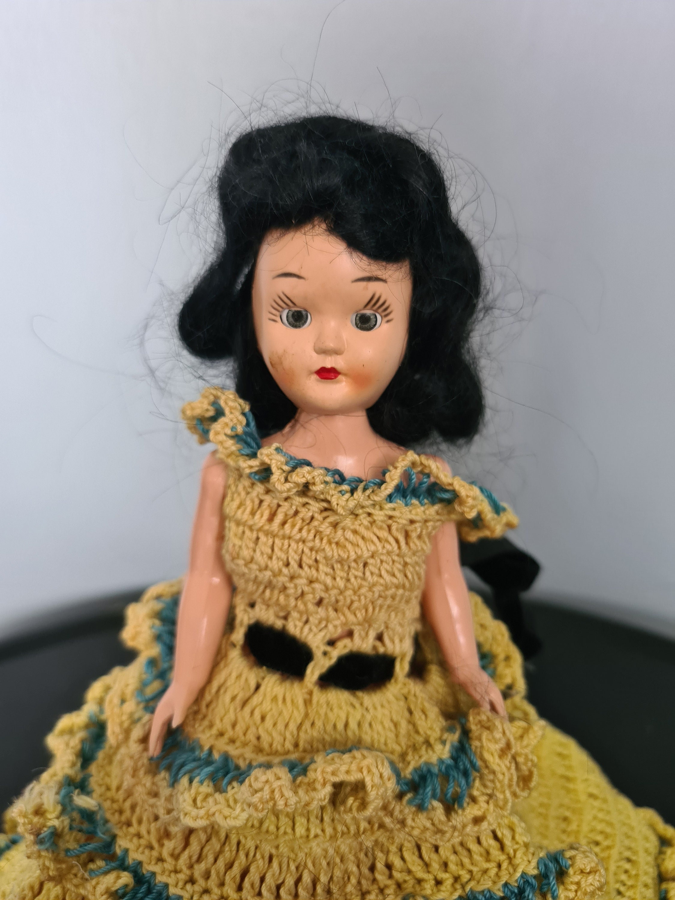 Vintage Plastic Molded Arts Co. 7.5