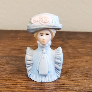 Vintage Avon American Fashions Thimble 1982