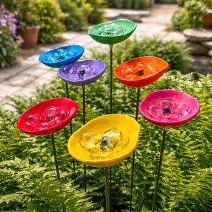 Stacja pojenia pszczół do ogrodu – palik do karmnika dla motyli i kolibrów, kubek do picia dla pszczół, dekoracja ogrodowa przyjazna dla zapylaczy