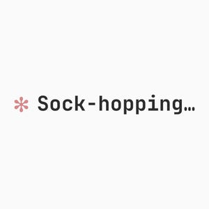 Lustiges Programmierer Shirt, Socke... AI Lade Bildschirm T-Shirt, Programmierer Geschenk, Coding Humor T-Shirt
