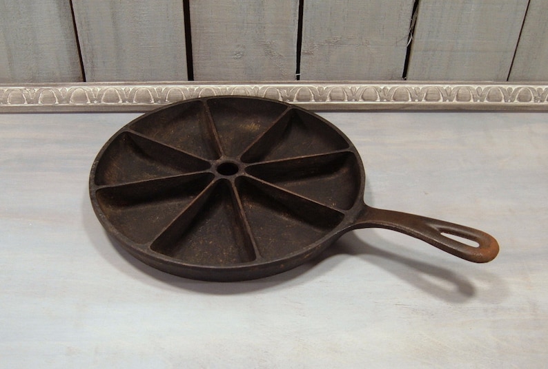 Cast Iron Cornbread Skillet Vintage Cornbread Pan Cast Iron Etsy