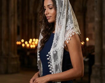 Kanten driehoekssjaal met franje – gebloemde mantilla-hoofddoek, kapelsluier, bruidsomslag