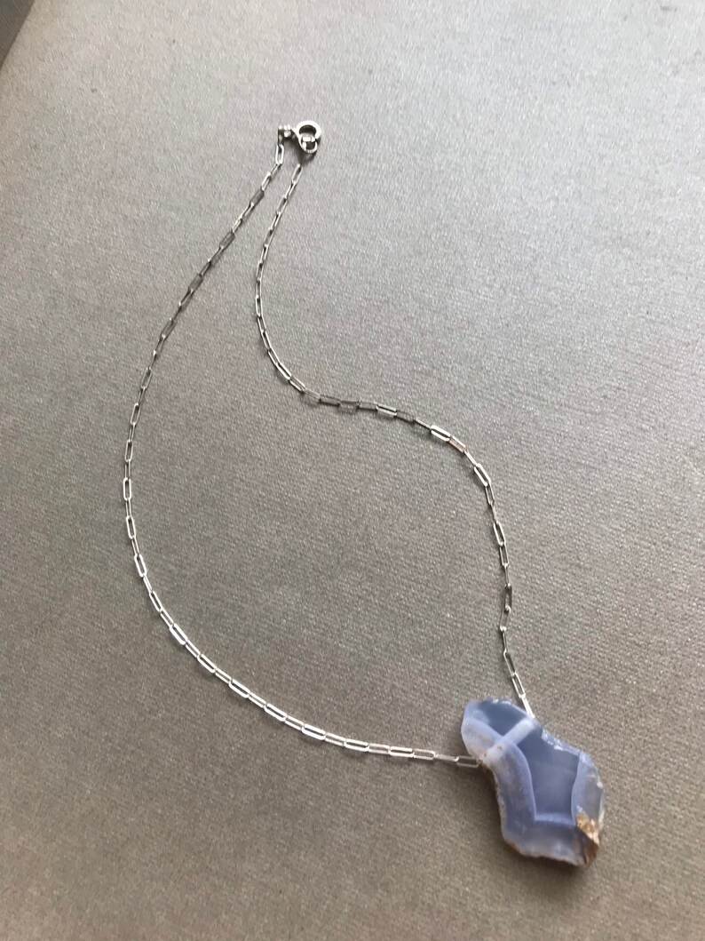 Women/'s Crystal Charm Necklace Sterling Silver And Lavender Chalcedony Raw Gemstone Healing Necklace.