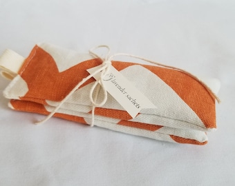 Lavendel Sachet Set - handgemachte Hostess Geschenk - 2 Sachets - natürliche getrocknete Lavendel - Zimba Orange