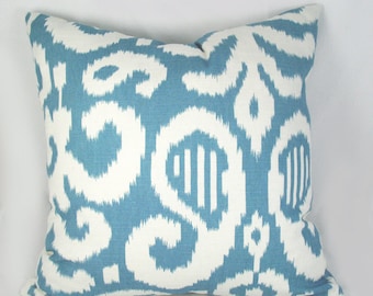 Duralee - Fergana Blue Ikat - Decoratieve Kussenhoes - Accent Kussen - Plaid Kussen - blauw wit
