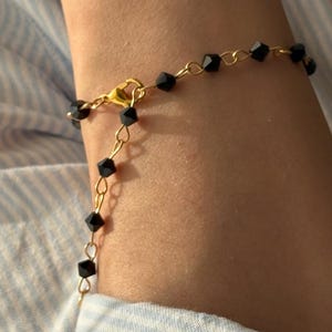Pulsera clásica de azabache trinitense, cuentas de vidrio negro facetadas, amuleto de protección caribeño. imagen 5