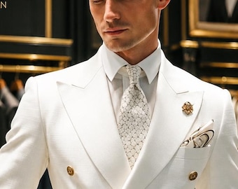 Costume blanc élégant pour homme, idéal pour les invités d'un mariage ou une occasion spéciale.