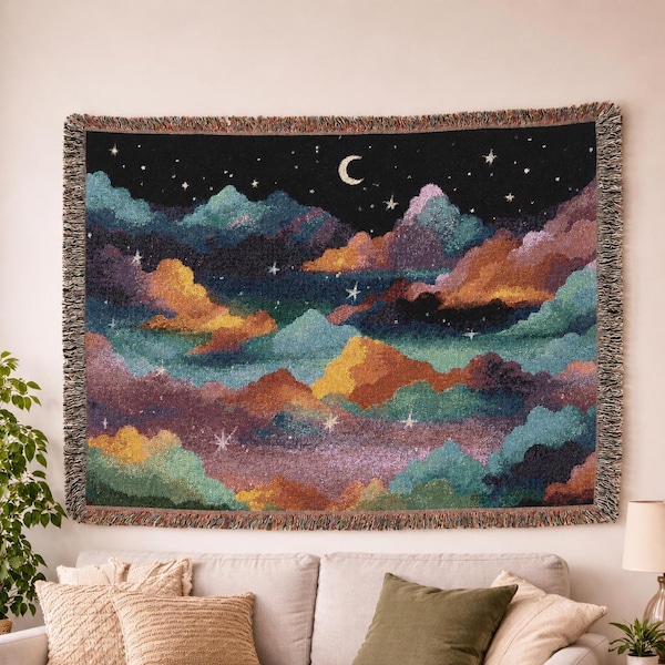 Verträumte Bergnacht Landschaft Webdecke | Halbmond, bunte Wolke Wandbehang