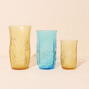 Vintage Anchor Hocking Daisy Glasses: Mid-Century Blue & Yellow Tumblers