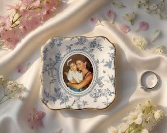 Personalized Mother’s Day Photo Ring Dish, Toile De Jouy Wedding Keepsake Tray, Mother Of The Bride Gift for Mom