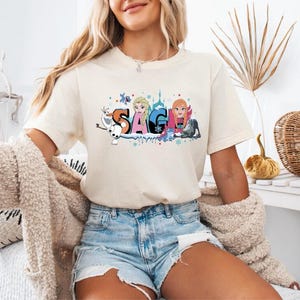 Frozen Mama Sweatshirt, Princess Mom Vacation Shirt, Family Adventure Outfit Gift for Mother’s Day and Trips zdjęcie 1