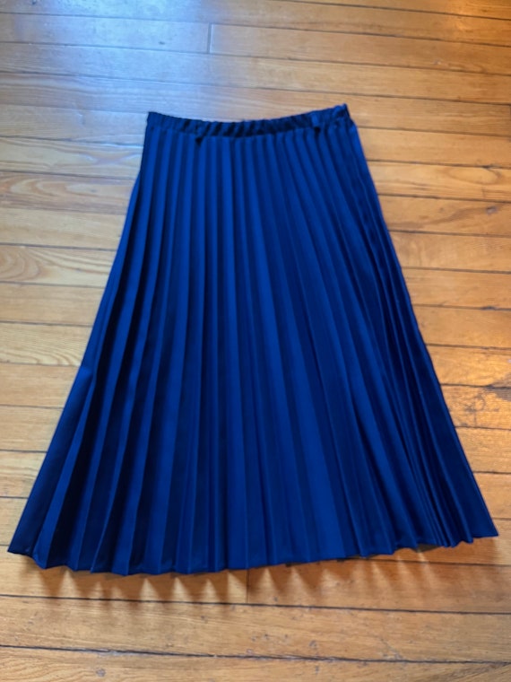 Vintage Pleated Navy Blue Skirt