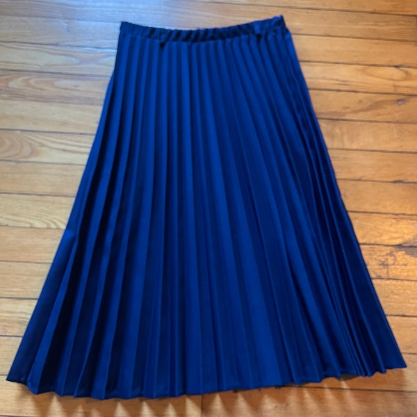 Vintage Pleated Navy Blue Skirt