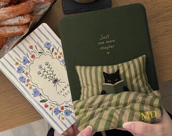 Bookish Black Cat Kindle Case, Green Stripe Magnetic Paperwhite Cover